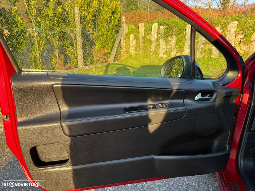 Peugeot 207 110 HDi FAP (Blue Lion) Premium - 22