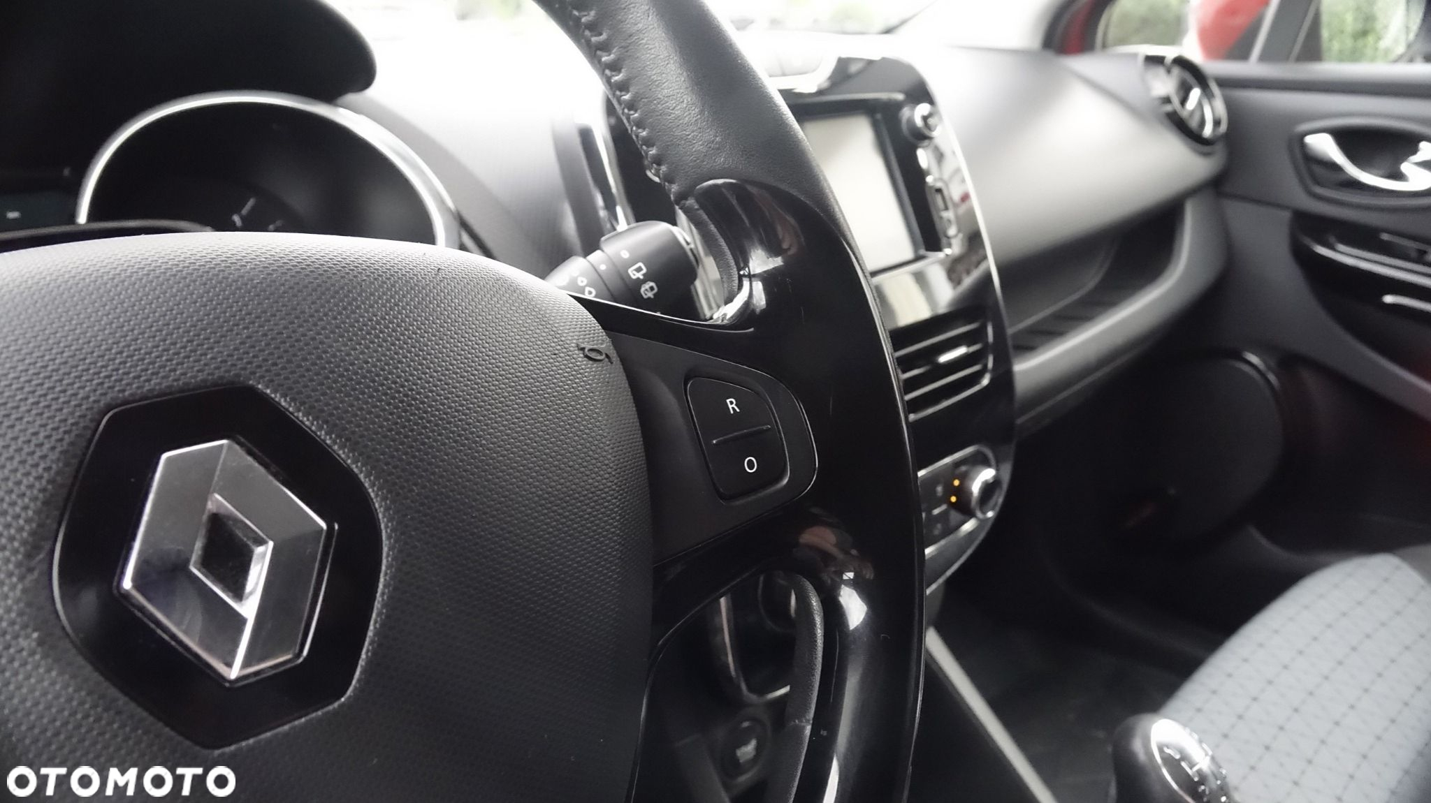 Renault Clio - 36