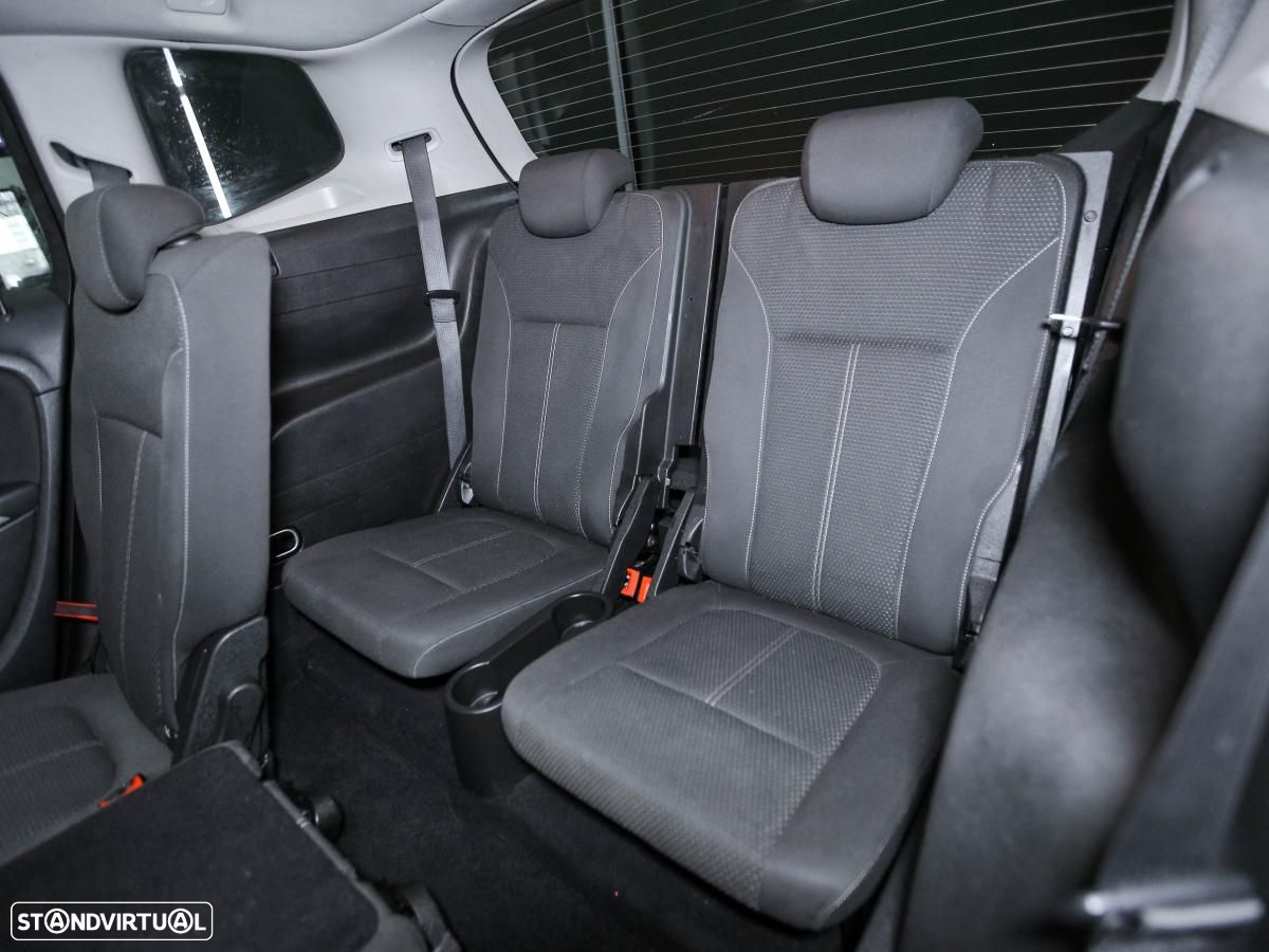 Opel Zafira - 11