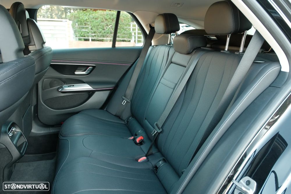 Mercedes-Benz E 300 e Station - 12
