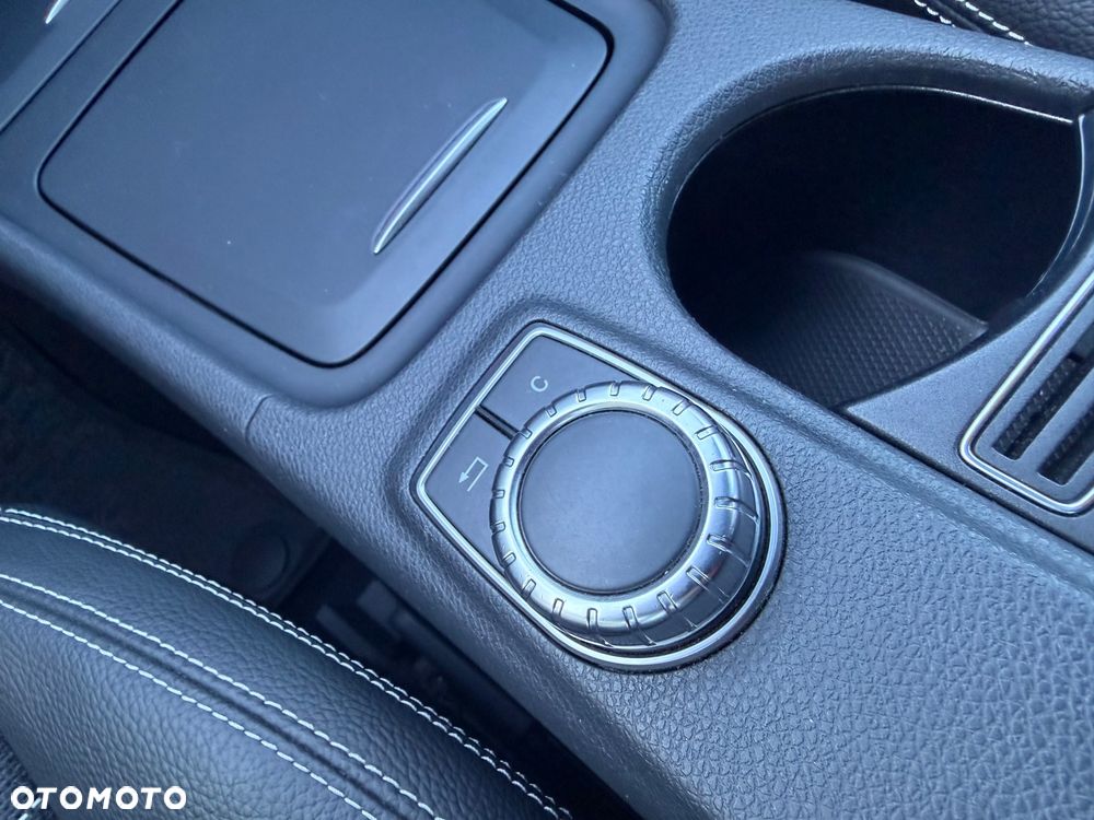 Mercedes-Benz Klasa A 180 7G-DCT Activity Edition - 31
