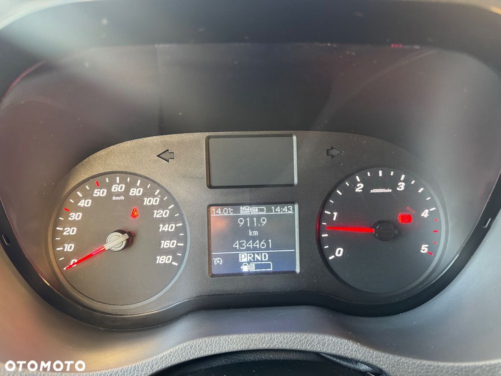 Mercedes-Benz Sprinter - 15