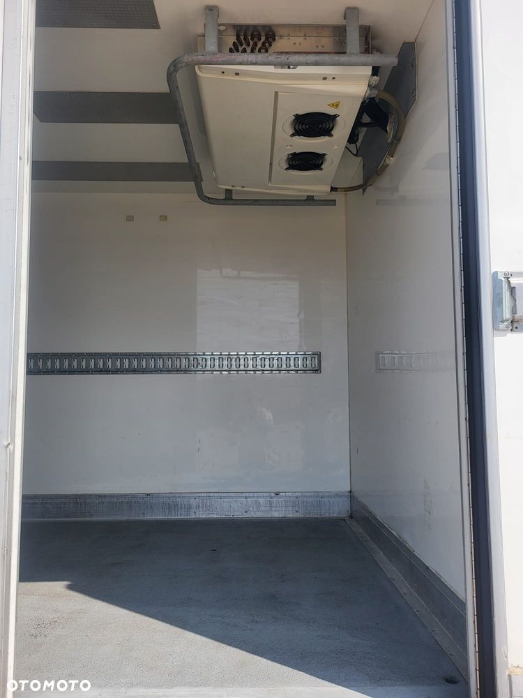 Iveco Daily 35C13 2015r IZOTERMA CHŁODNIA 230V MROŹNIA AGREGAT Bliźniaki - 10