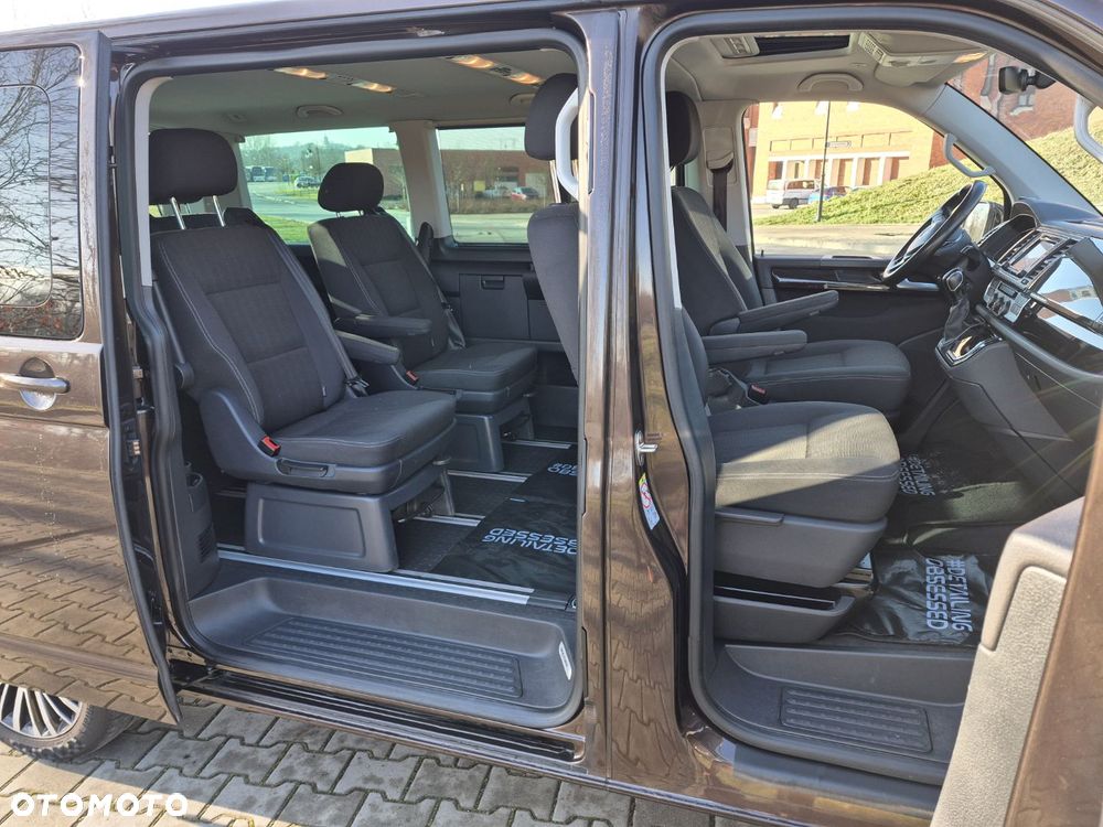 Volkswagen Multivan - 10