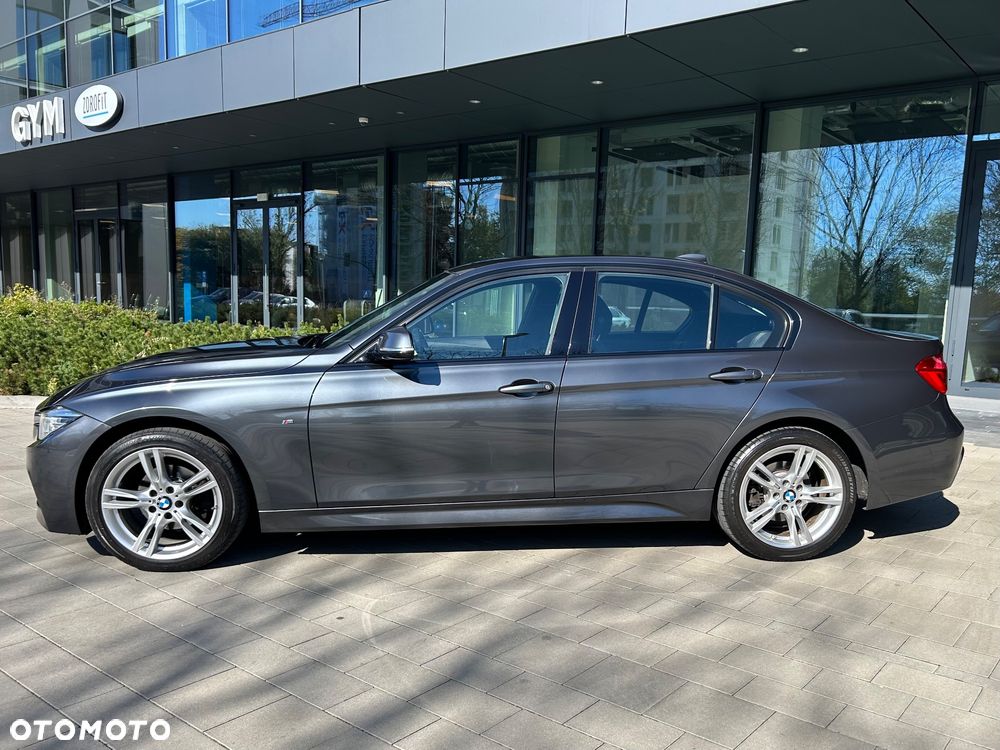 BMW Seria 3 320i xDrive M Sport - 18