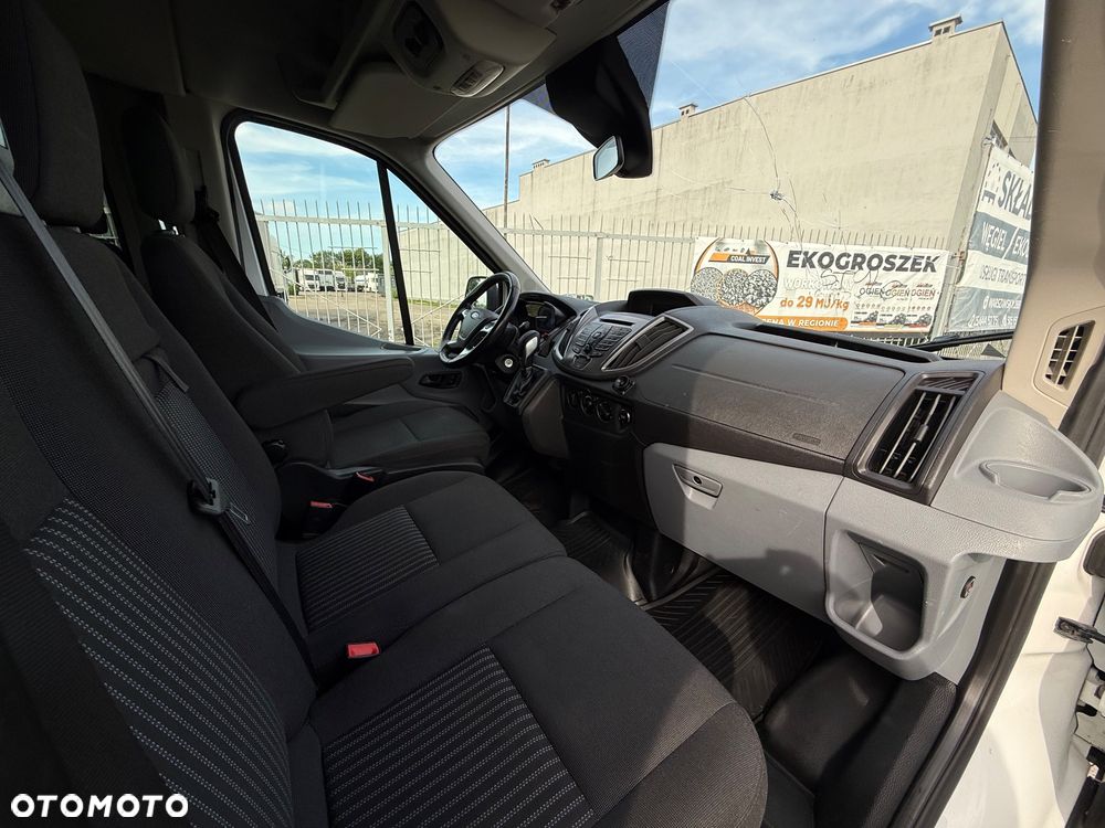 Ford Transit - 12