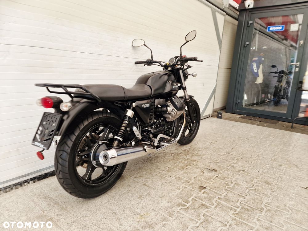 Moto Guzzi V7 - 12