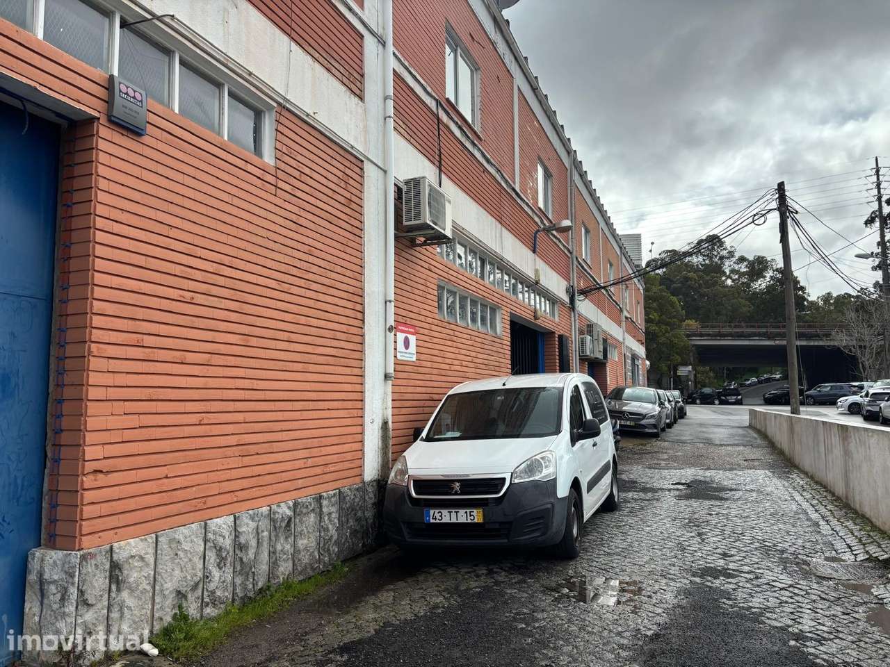 Armazéns Industriais/Logísticos em Zona Comercial Estratégica - Grande imagem: 2/8