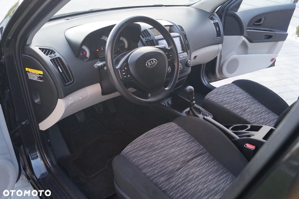 Kia Ceed - 5