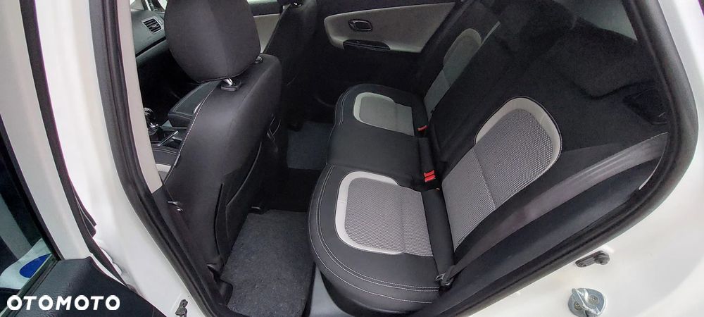 Kia Ceed 1.4 CVVT ISG Spirit - 23