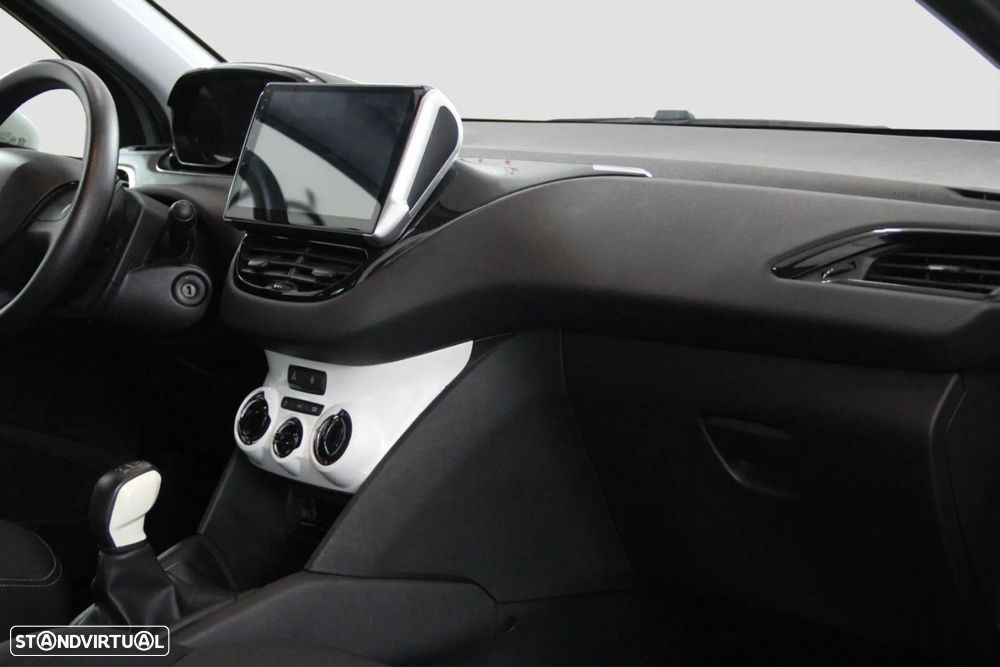 Peugeot 208 - 5