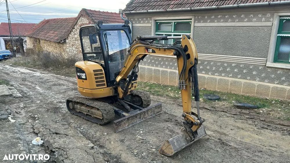 Caterpillar 302.7 - 1