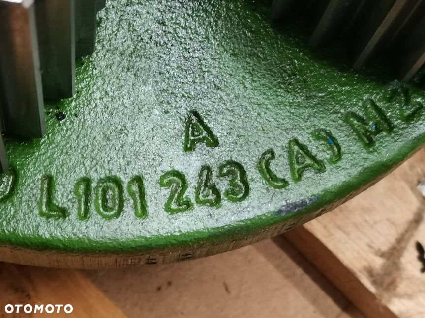 Reduktor  L167037 John Deere 6330 - 10