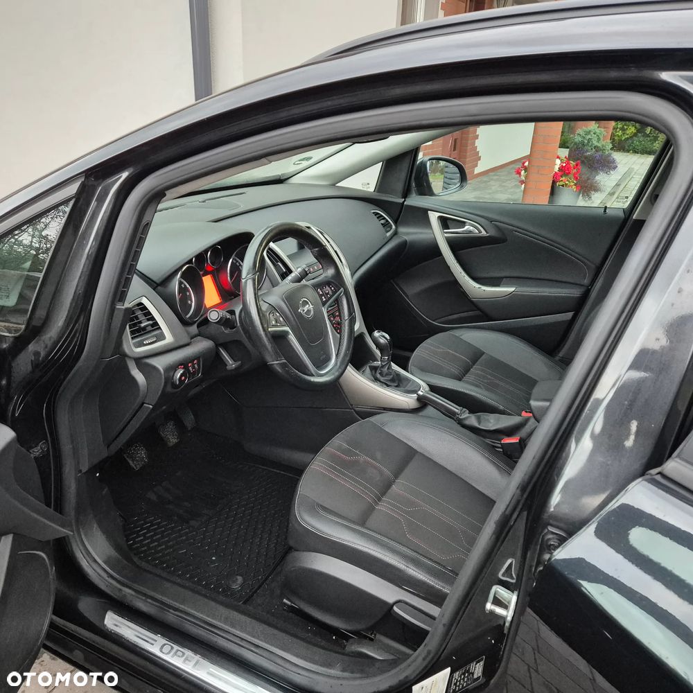Opel Astra 1.4 Turbo 150 Jahre - 6