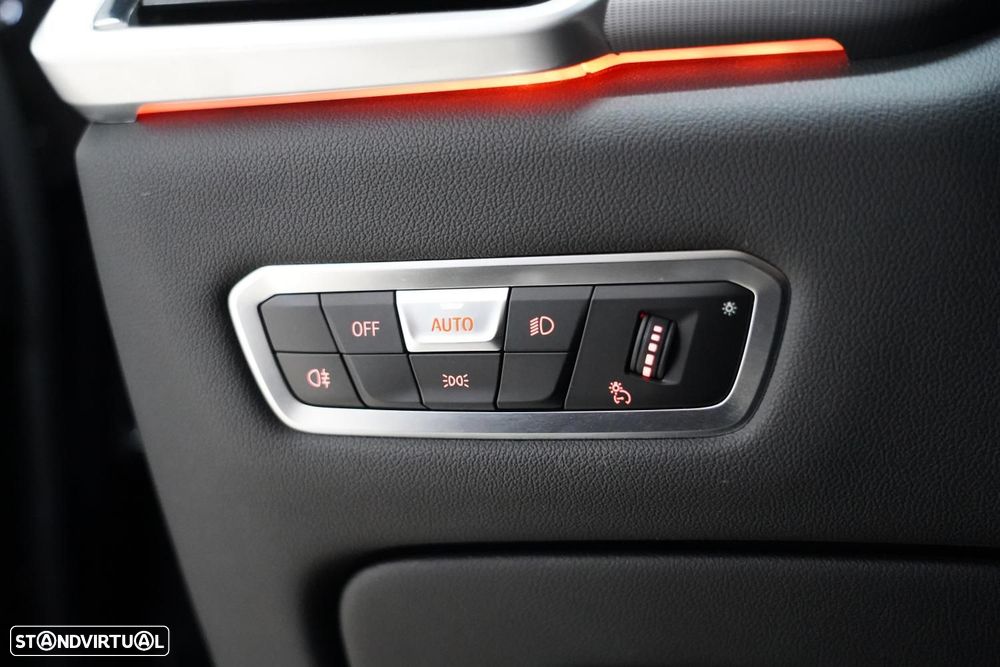 BMW X5 45 e xDrive Pack M 50 anos - 25