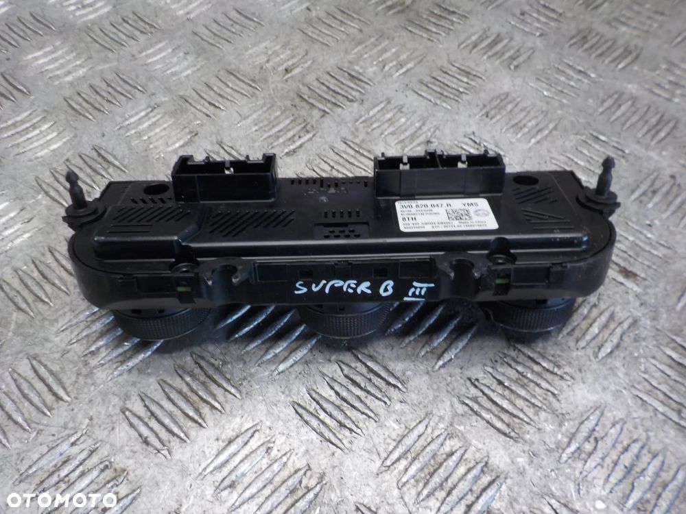 SKODA SUPERB III PANEL KLIMATYZACJI 3V0820047R - 2