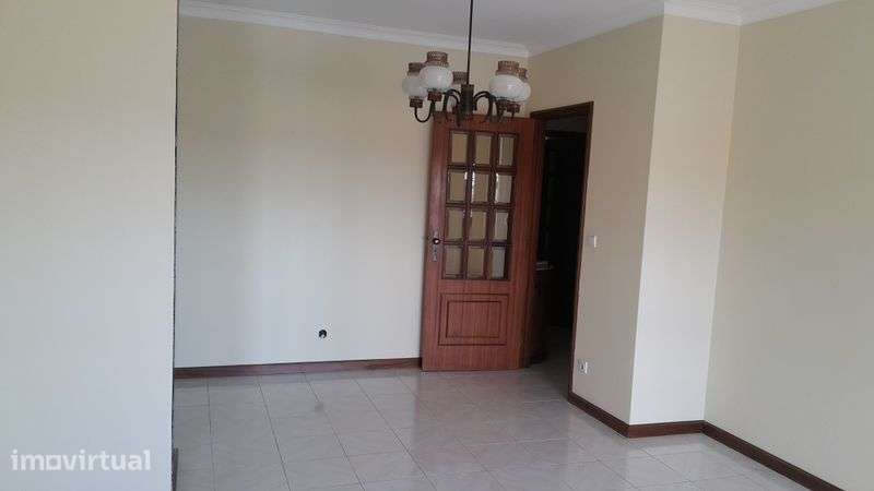 T2 com garagem box (Rio Tinto, Forno, perto da Areosa) - View 3