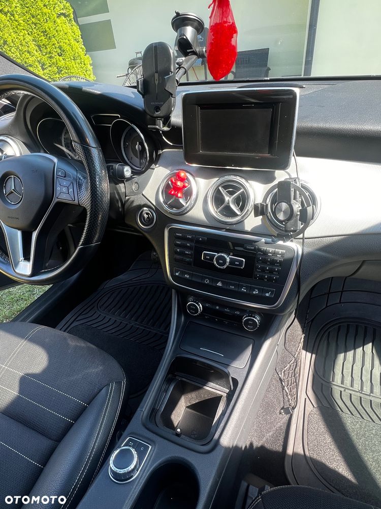 Mercedes-Benz GLA 220 CDI 4Matic 7G-DCT AMG Line - 12
