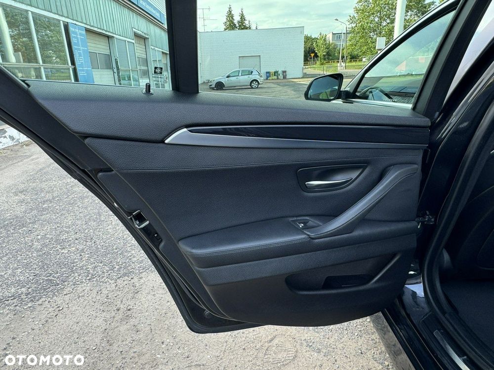 BMW Seria 5 - 30