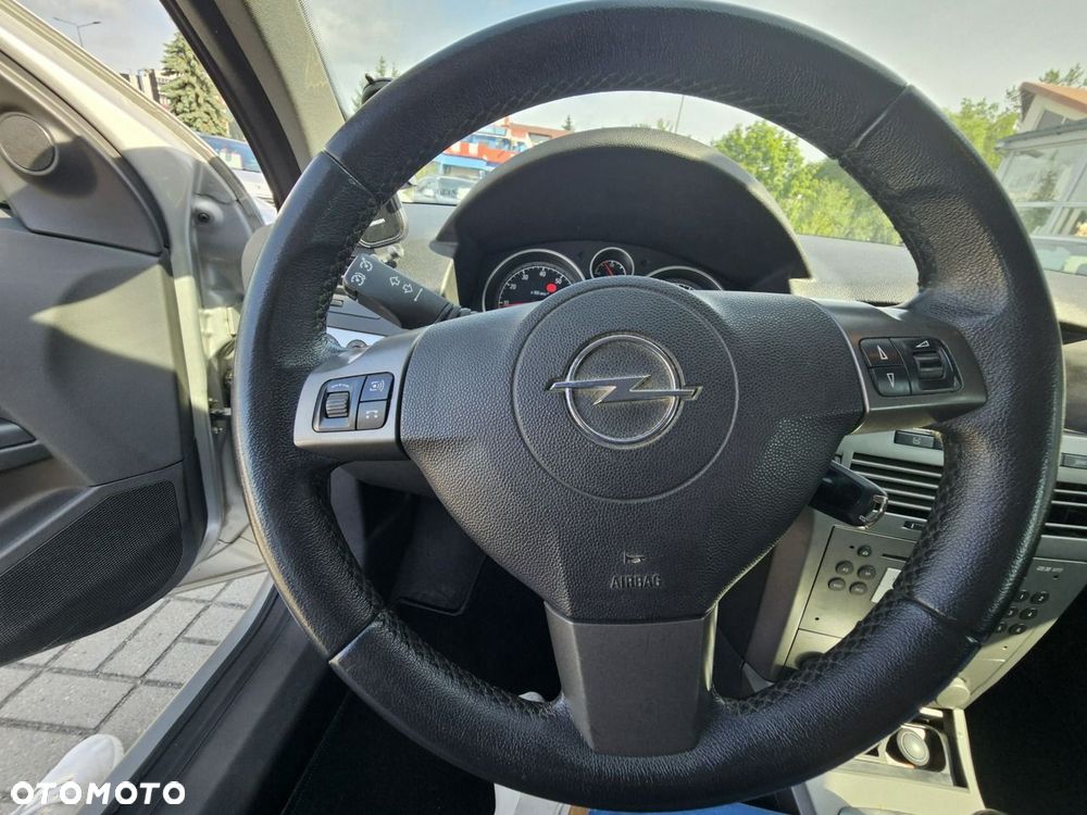 Opel Astra 1.6 Essentia Easytronic - 31