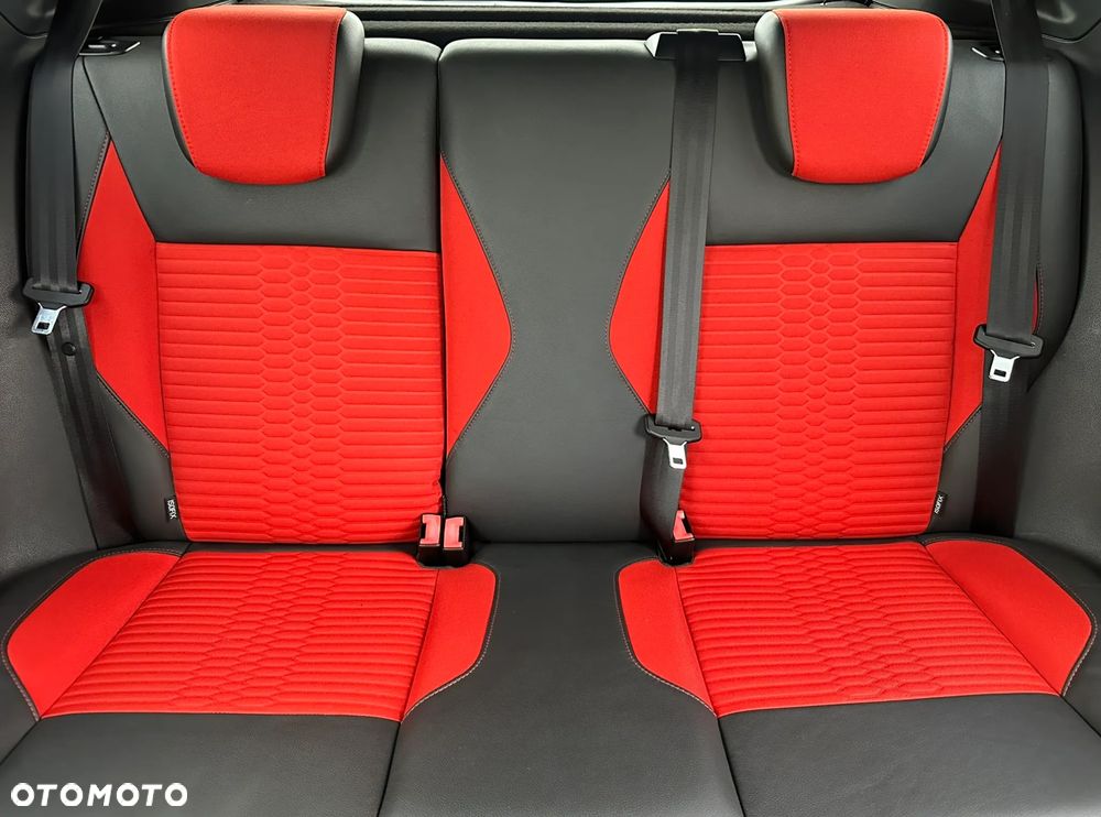Ford Fiesta 1.6 EcoBoost ST - 9