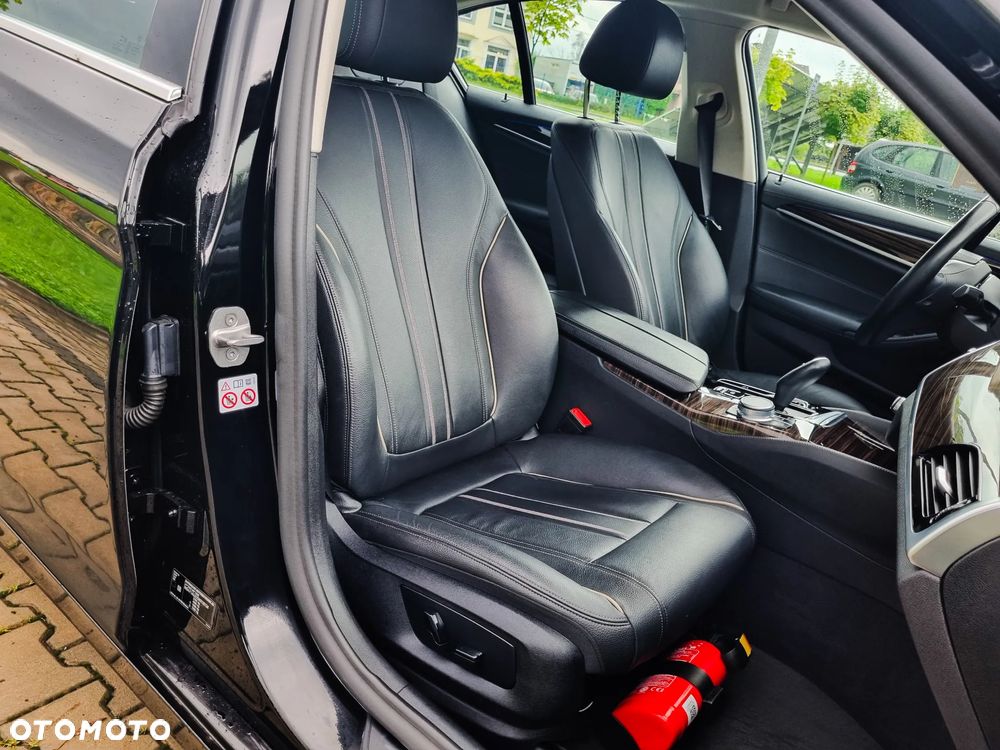 BMW Seria 5 520i Luxury Line sport - 24