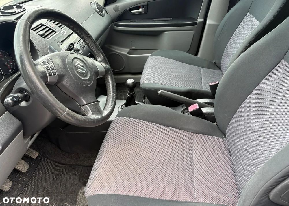 Suzuki SX4 1.5 Streetline 4x2 Classic - 9