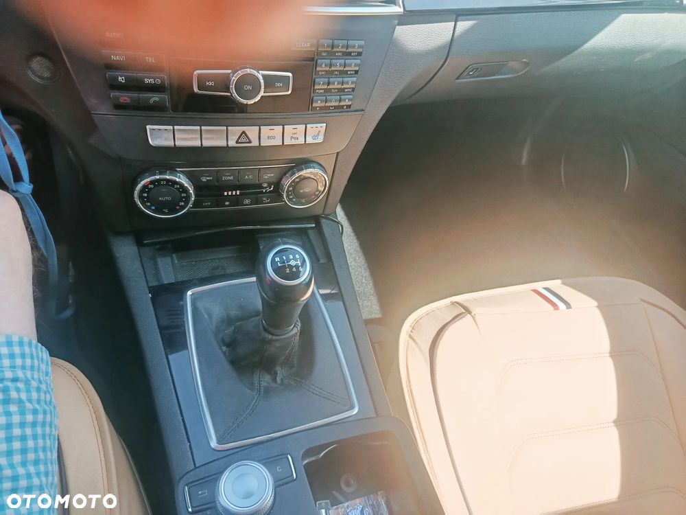 Mercedes-Benz Klasa C 220 CDI Edition - 15