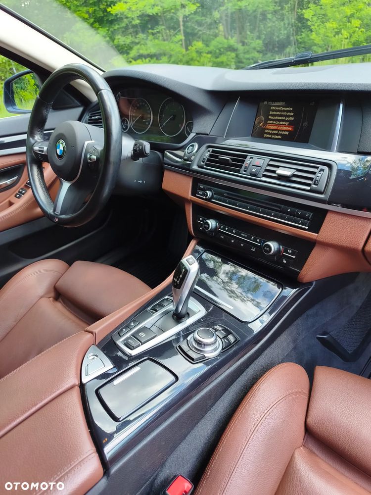 BMW Seria 5 520d - 25