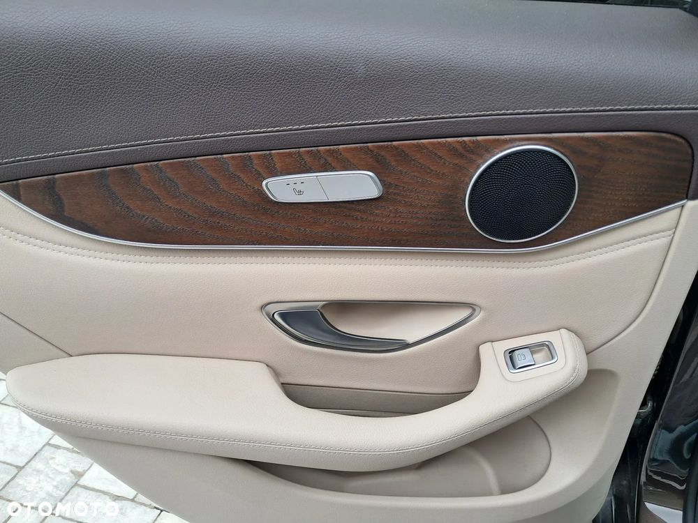 Mercedes-Benz GLC 250 4Matic 9G-TRONIC AMG Line - 16