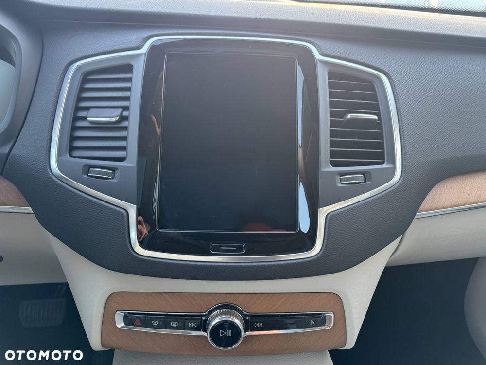 Volvo XC 90 D5 AWD Momentum 7os - 28