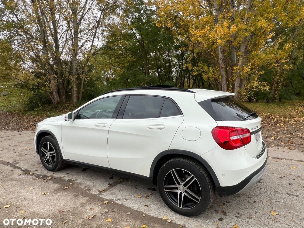Mercedes-Benz GLA - 19