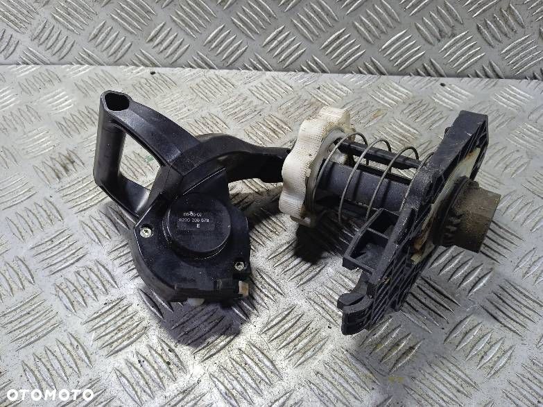 WINDA KOŁA RENAULT CLIO 3 8200269378E - 2