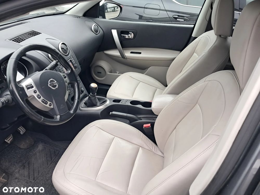 Nissan Qashqai 1.6 dCi DPF tekna - 8