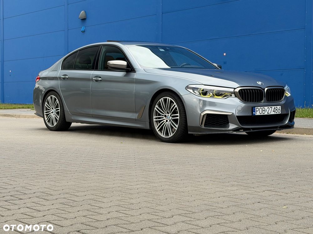 BMW Seria 5 M550i xDrive - 11