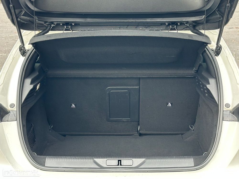 Peugeot 308 1.5 BlueHDi Allure Pack - 17