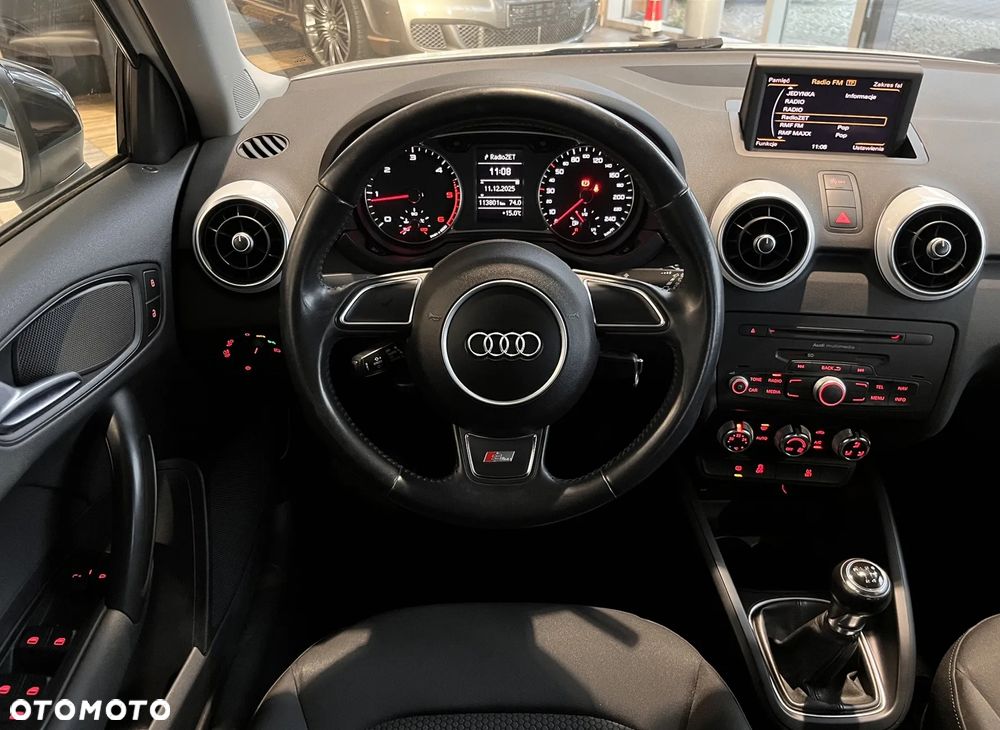 Audi A1 Sportback 1.6 TDI S line Sportpaket - 13