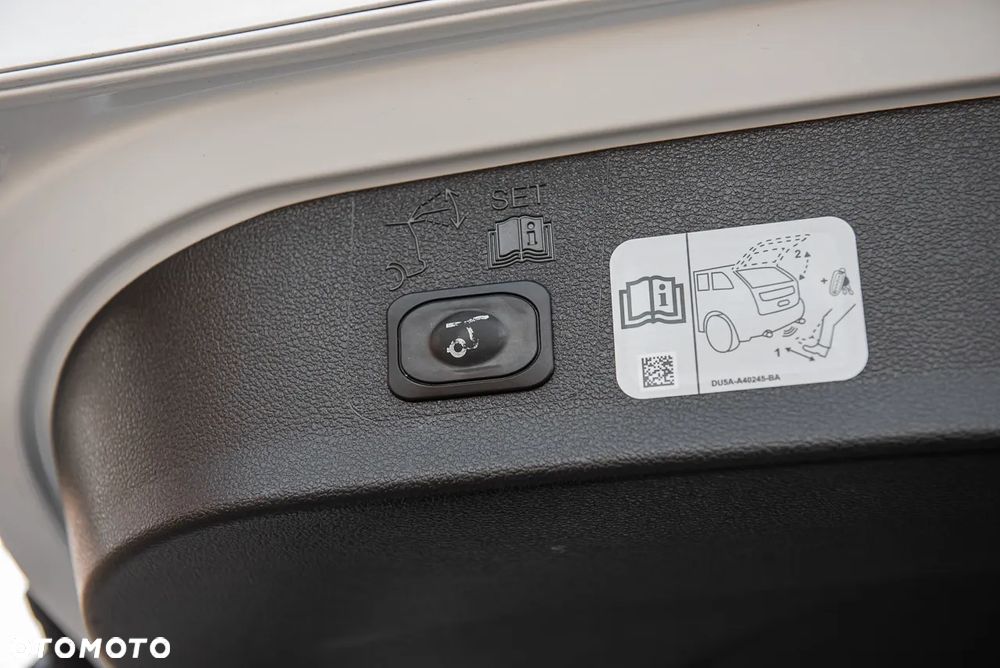 Ford Kuga 2.0 TDCi AWD ST-Line - 33