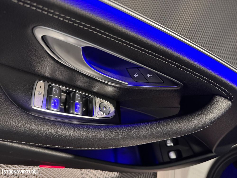 Mercedes-Benz E 300 de AMG Line - 35