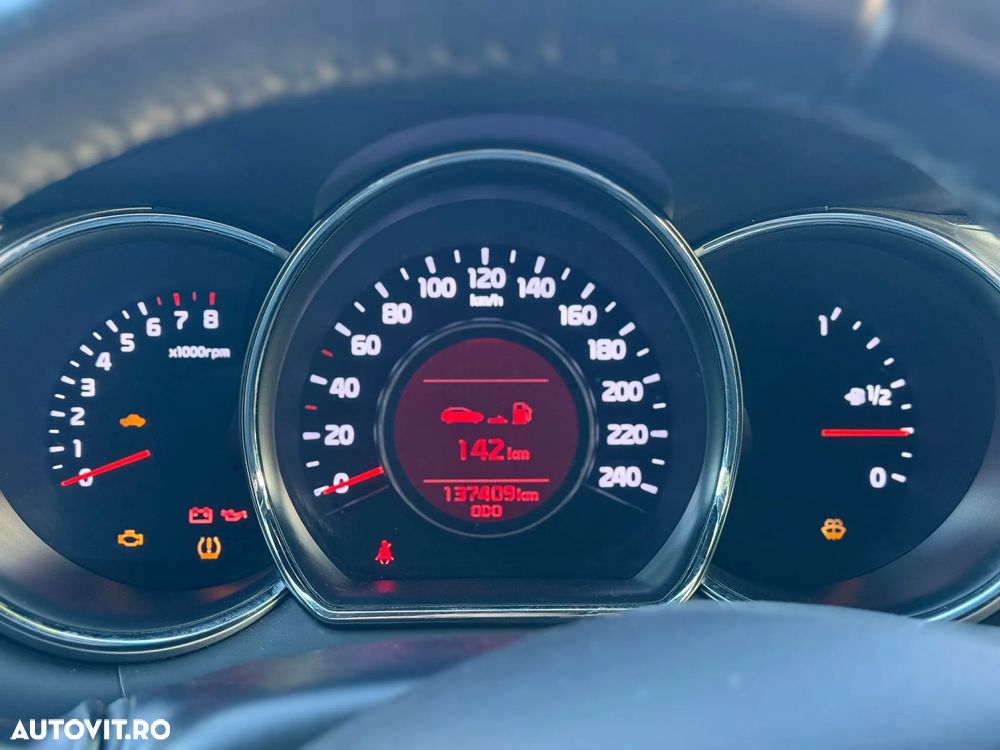 Kia Ceed - 9
