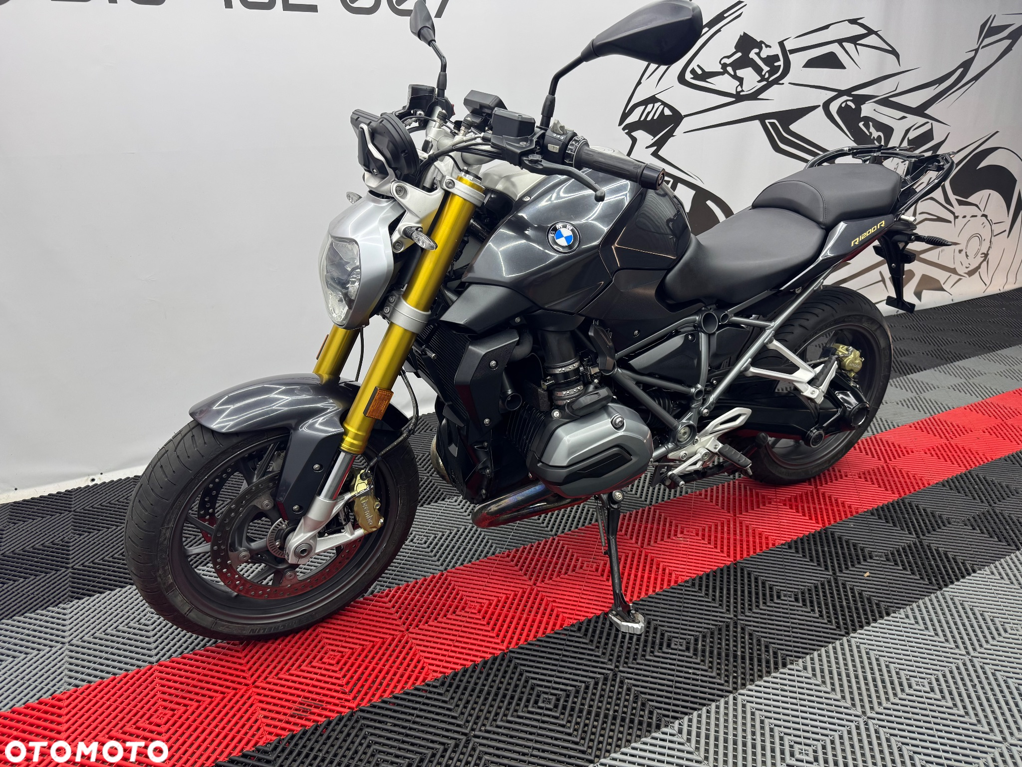 BMW R - 6