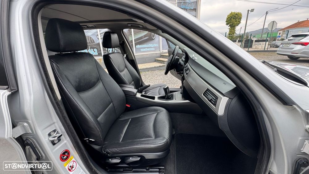 BMW 320 d Exclusive - 13