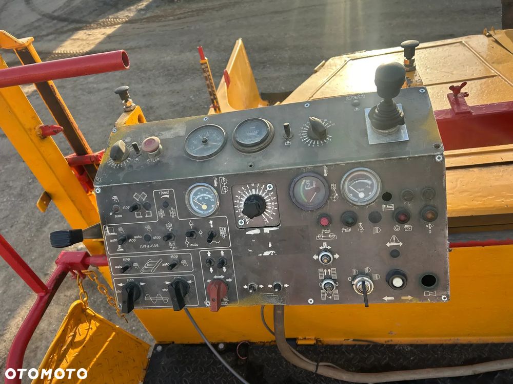 Dynapac BF6L 913/C - 12