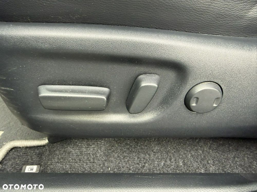 Toyota RAV4 Hybrid Premium 4x2 - 19