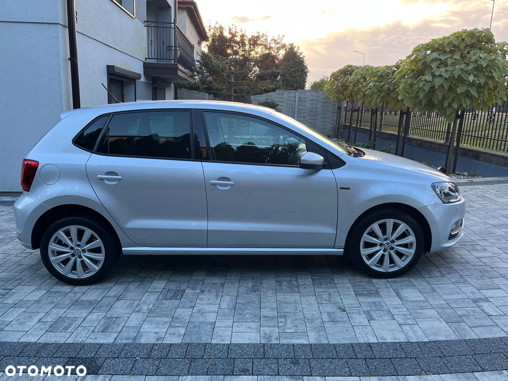 Volkswagen Polo 1.2 TSI Blue Motion Technology Lounge - 25