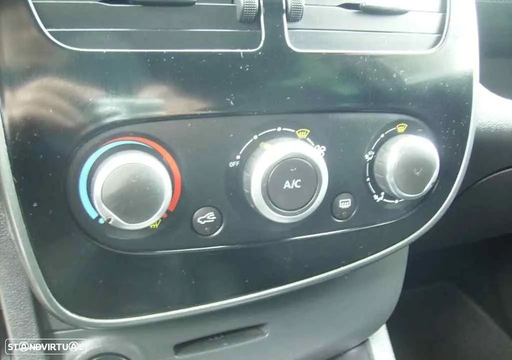 Renault Clio 0.9 TCE Limited - 17