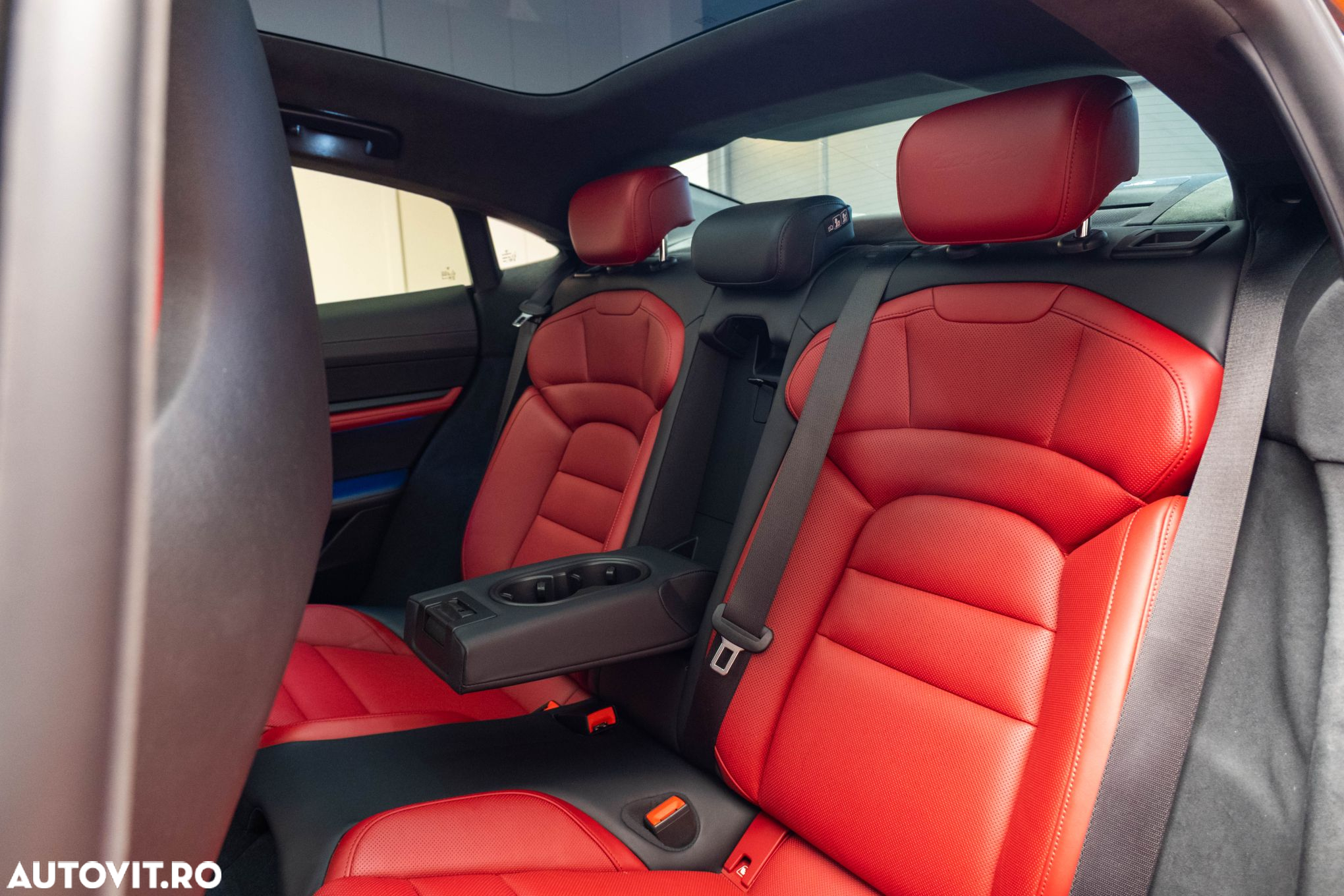 Porsche Taycan - 12