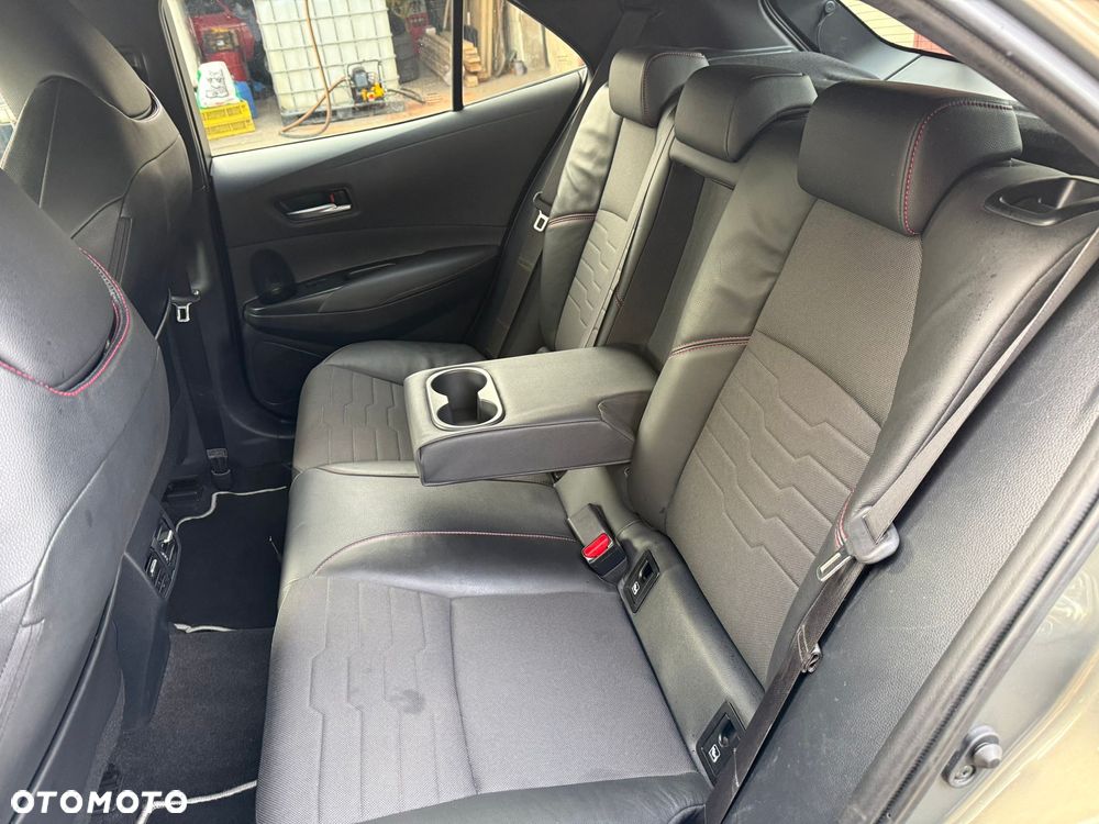 Toyota Corolla 2.0 Hybrid Executive - 10