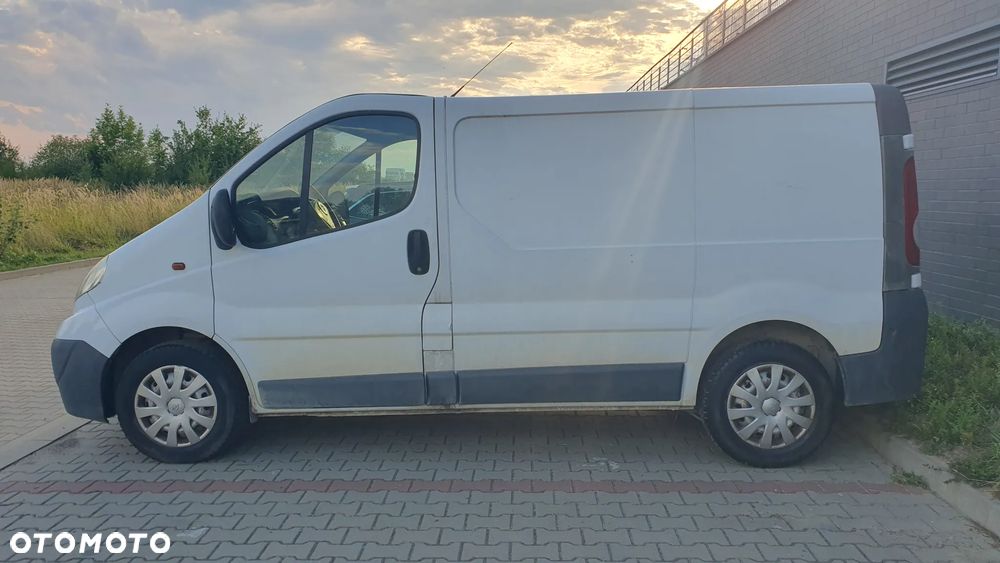 Opel Vivaro - 10