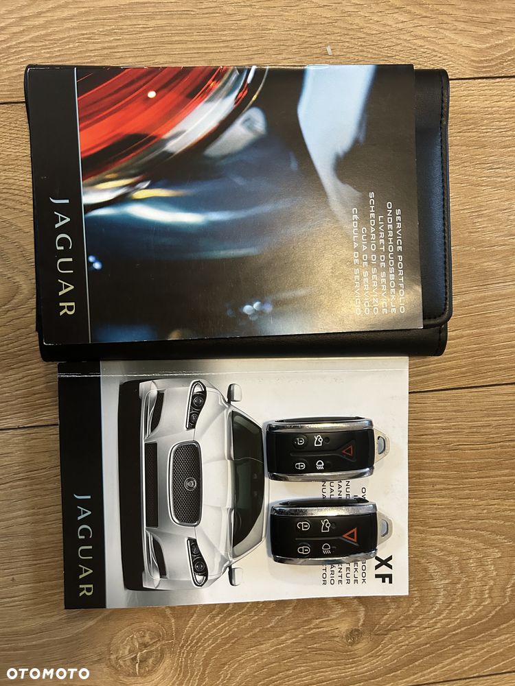 Jaguar XF 2.2 D Luxury - 15